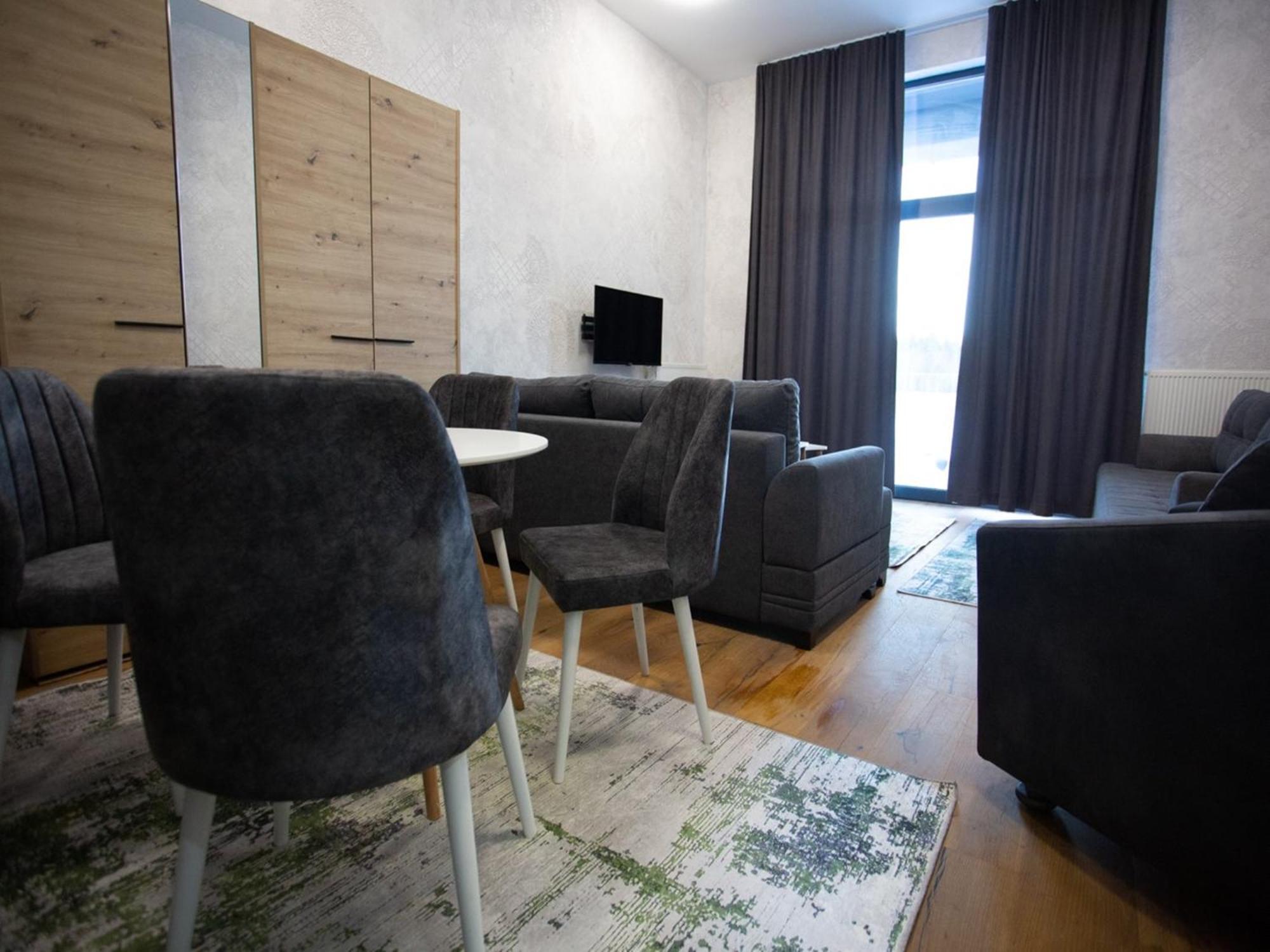 Aparthotel Phoenix Б'єлашница Екстер'єр фото